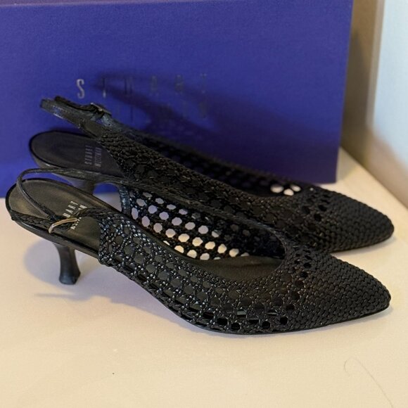 Stuart Weitzman Black Leather Pump - Low Heel - Closed Toe - Size 8 - Picture 1 of 4